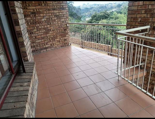 2 bed property to rent in WINCHESTER HILLS